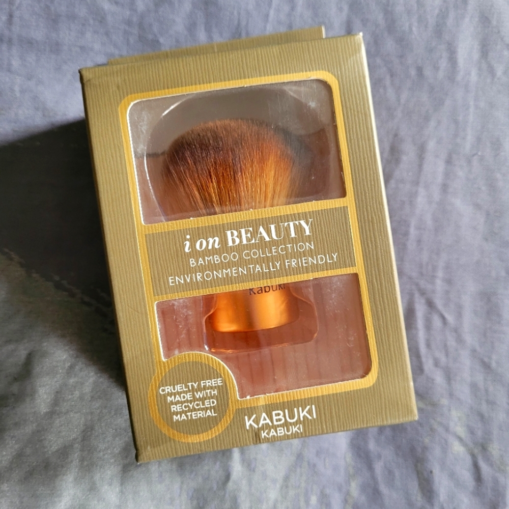 ⭐️i on Beauty Kabuki Brush⭐️